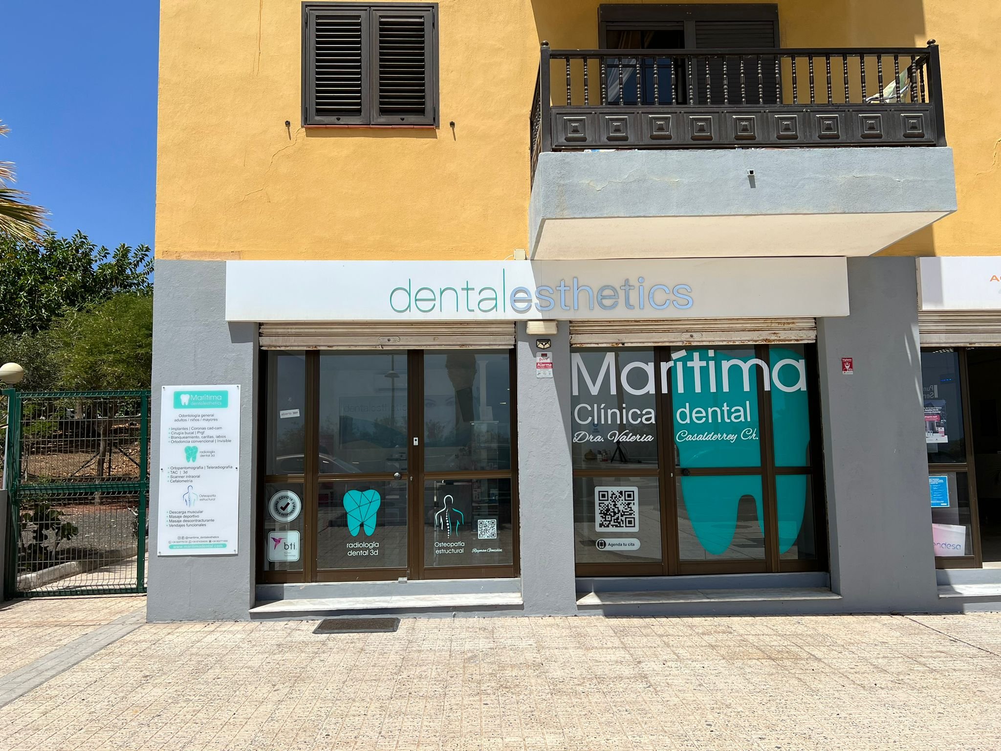 Maritima Dental & Esthetics clinic exterior in Candelaria, Tenerife